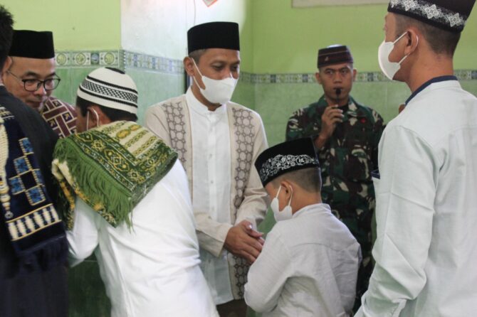 Karumkit Beserta Anggota Melaksanakan Sholat Idul Fitri 1443 H Bersama di Mushola RST Bhakti Wira Tamtama