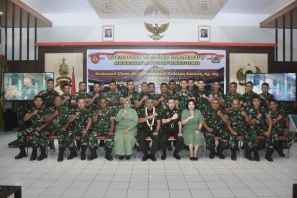 Acara Lepas Sambut Kakesdam IV/Diponegoro: Dari Kolonel CKm dr. T. Armand Tobias Lazar, Sp.KJ Kepada Kolonel CKm dr. Wiganda, Sp.B
