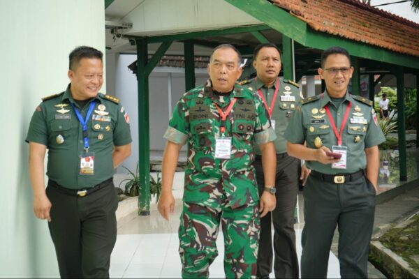 Irops Itjen TNI Tinjau Langsung Seleksi Kesehatan II Penerimaan Taruna Akademi TNI di RS Bhakti Wira Tamtama Semarang