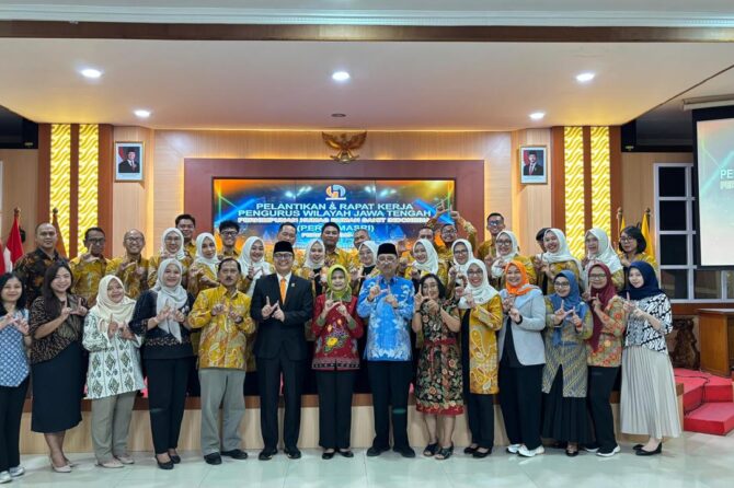 Humas RS Bhakti Wira Tamtama menghadiri pelantikan pengurus Perhumasri Jawa Tengah periode 2025–2028 yang digelar di Aula Dinas Kesehatan Semarang pada Sabtu (27/9)